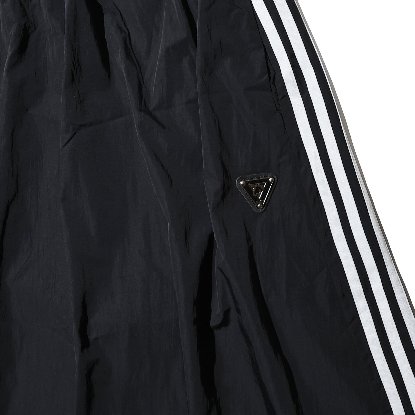 COZY Emblem Line Skirt