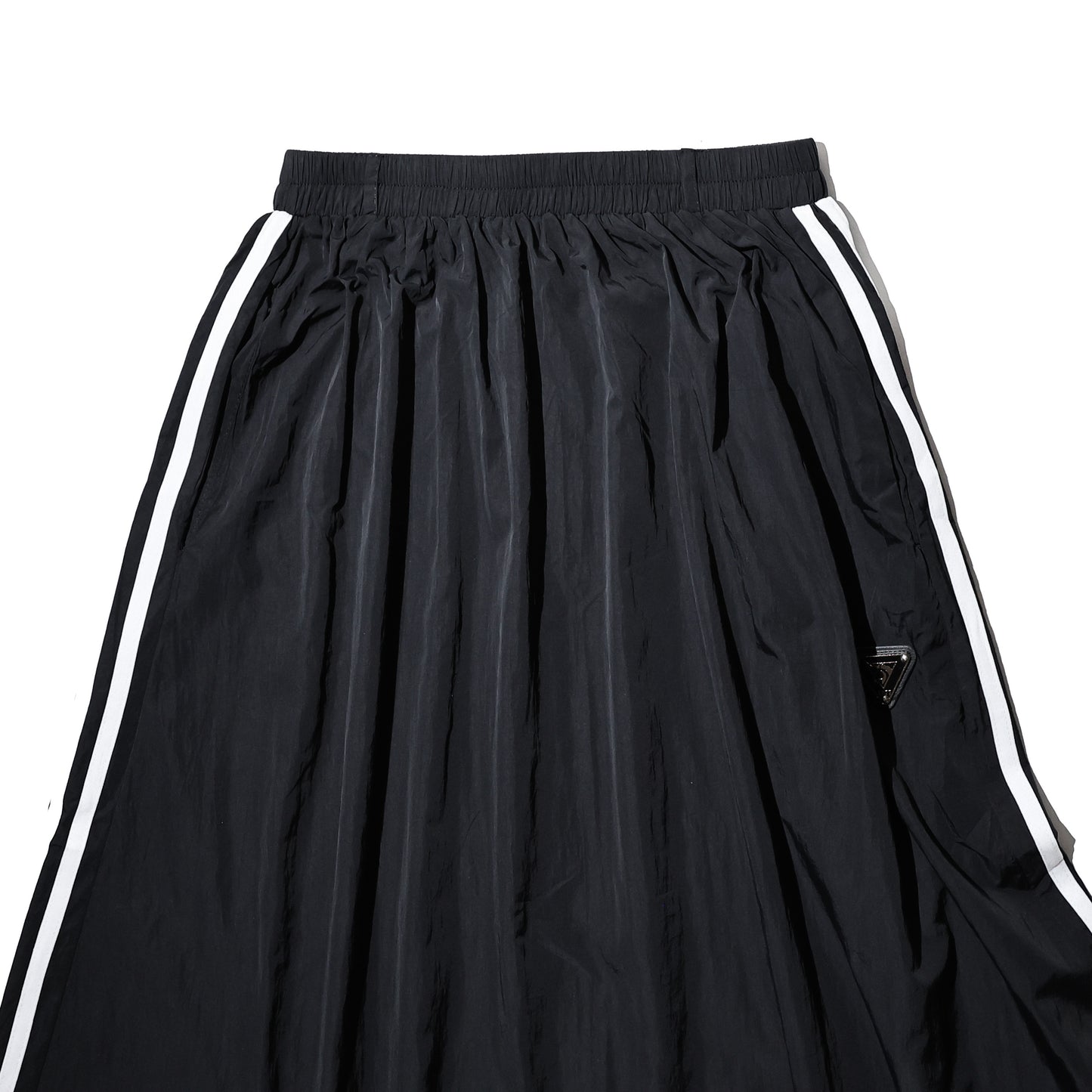 COZY Emblem Line Skirt